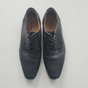 Florsheim Classic Black Leather Oxfords